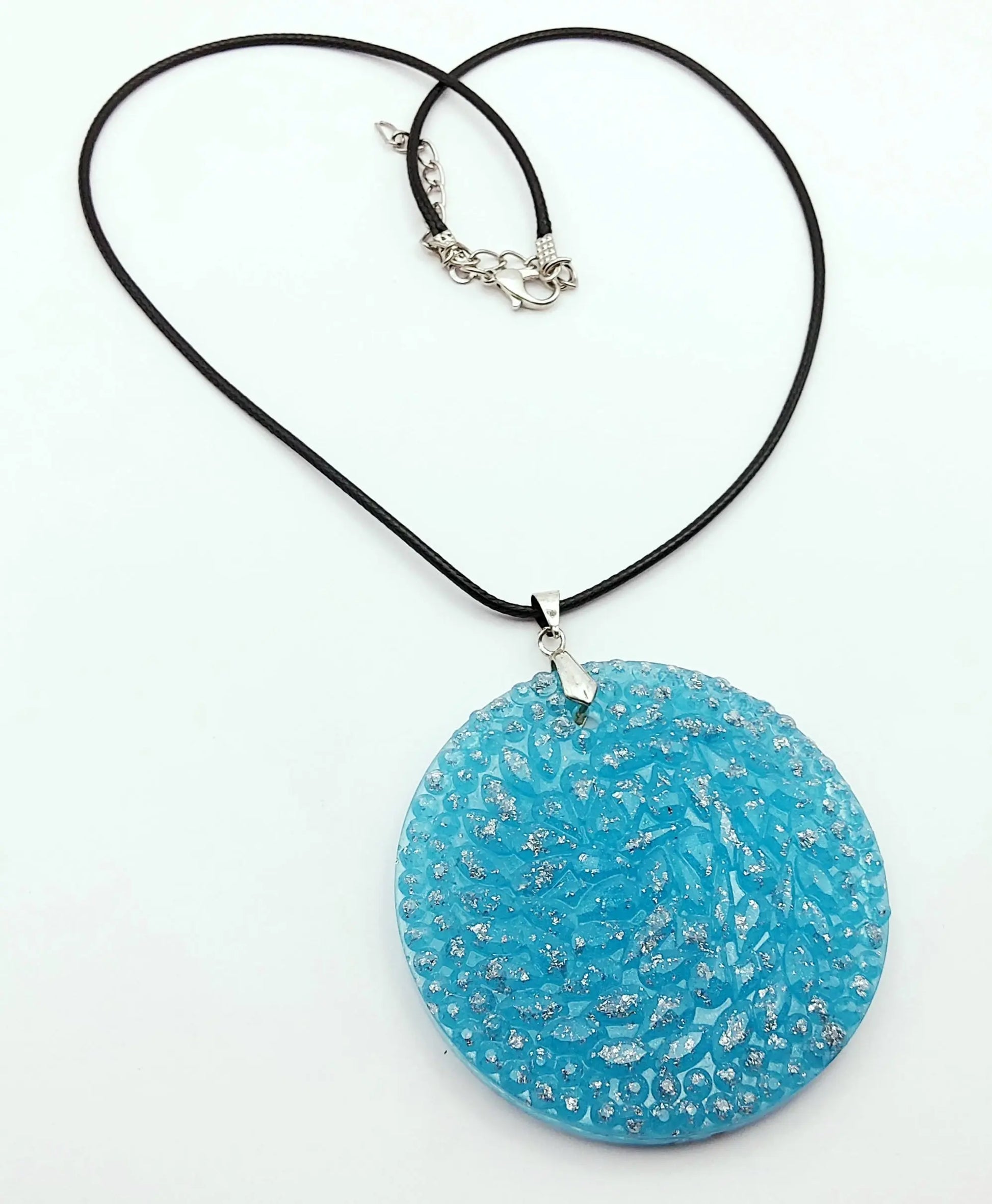 Pendentif Rond Effet Diamant, en résine époxy - Bleu et argent - PRETTY RESINE