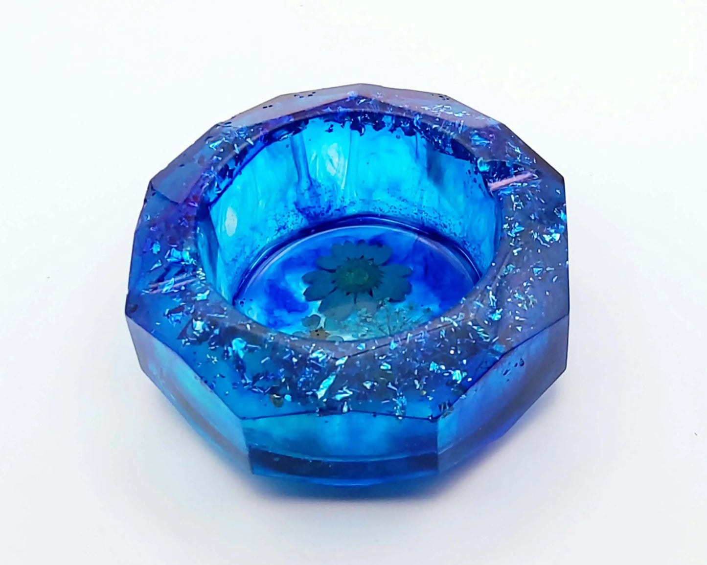 Petit cendrier rond en résine époxy, bleu translucide et paillettes