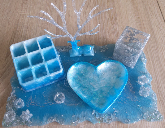 Plateau rangement maquillage en résine époxy, bleu et argent.jpg