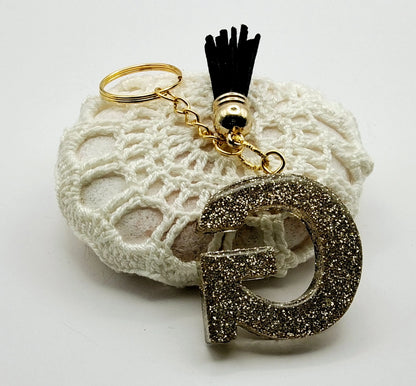 Porte-clés Lettre G en résine époxy. Motif léopard et feuille d'or. Envers - PRETTY RESINE