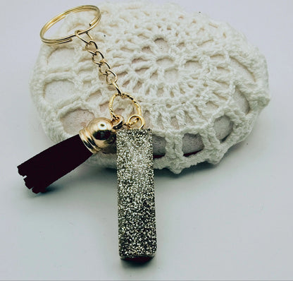 Porte-clés Lettre I en résine époxy. Motif léopard et feuille d'or. Envers - PRETTY RESINE