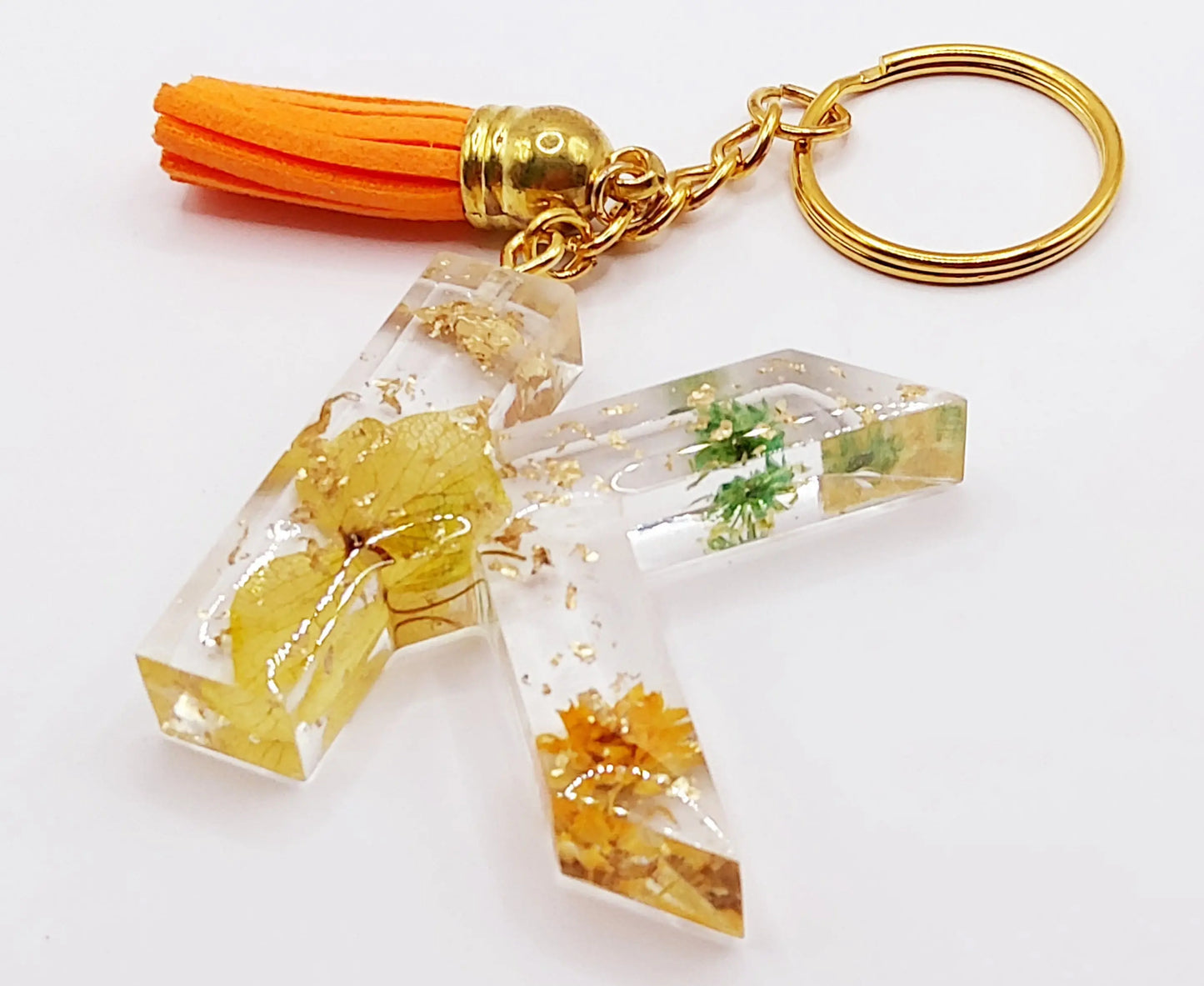 Porte-clés Lettre K - Transparent avec fleurs séchées et feuille d'or