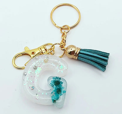 Porte-clés "Petite Lettre G" en résine époxy, fleurs turquoise et perles