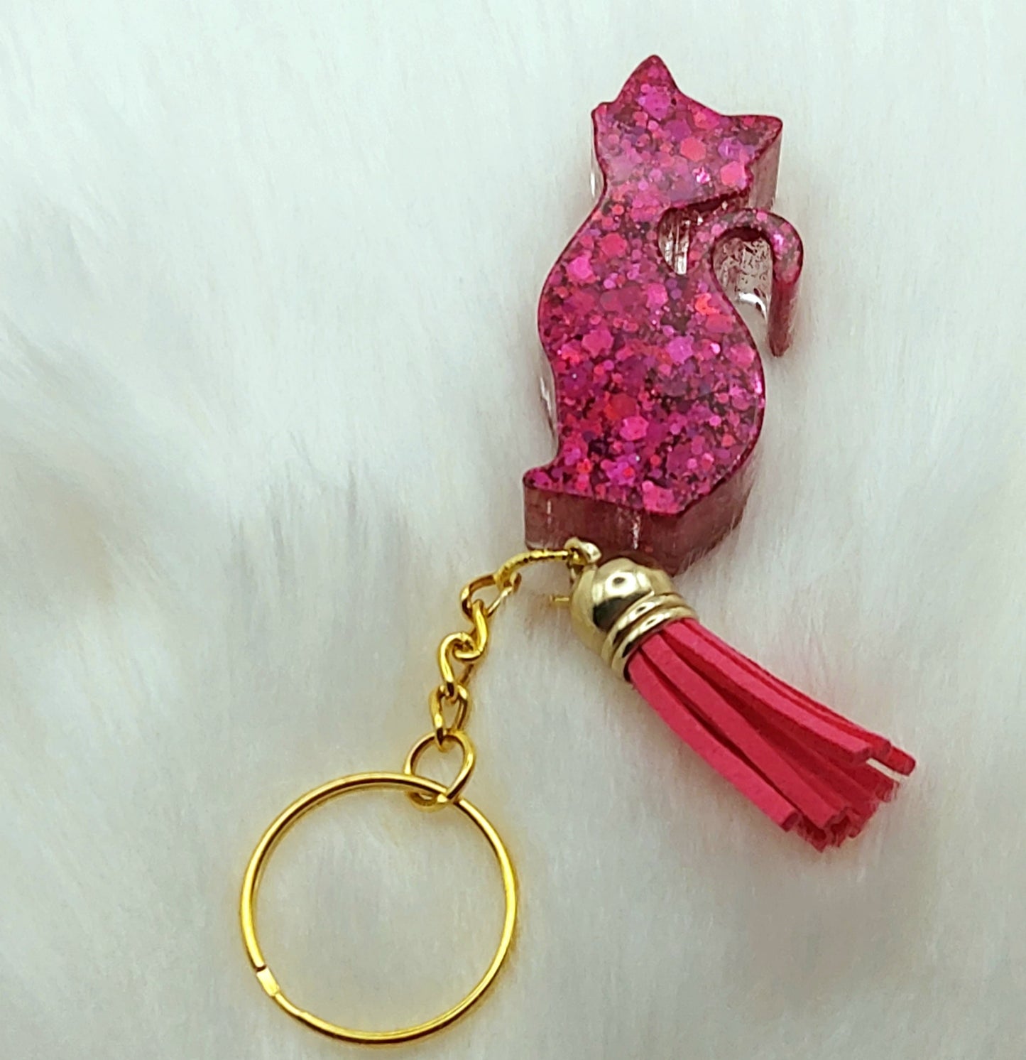 Porte-clés "Chat debout" en résine, paillettes fuschia