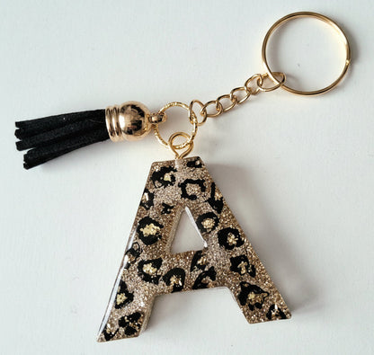 Porte-clés Lettre A en résine époxy. Paillettes or. Motif léopard - PRETTY RESINE