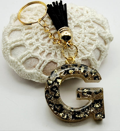 Porte-clés Lettre G en résine époxy. Motif léopard et feuille d'or - PRETTY RESINE
