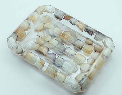 Porte-savon CARRE en résine époxy. Transparent et coquillages - PRETTY RESINE