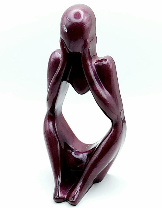 Statuette Le Penseur "A double mains" en résine époxy, Prune.