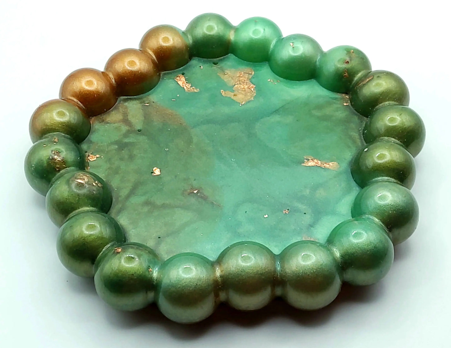 Vide-poches Pentagone BULLES en résine époxy. Vert, marron et feuille de cuivre - PRETTY RESINE