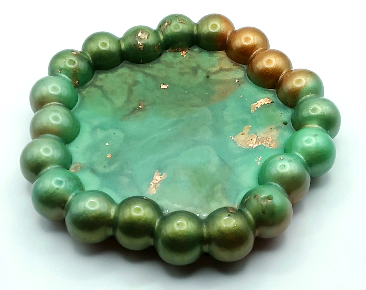 Vide-poches Pentagone BULLES en résine époxy. Vert, marron et feuille de cuivre - PRETTY RESINE